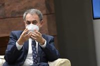 Zapatero pide "comprensión" para el Gobierno de coalición y apela a "nuevos consensos" para apuntalar la democracia