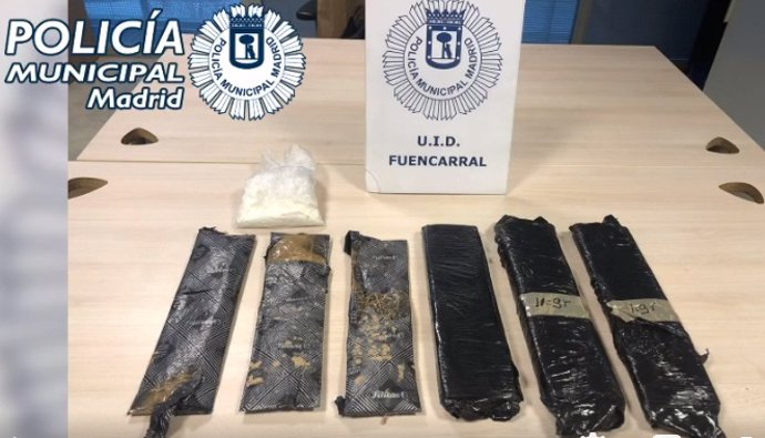 Dos detenidos y requisados 4 kilos de cocaína escondidas en dos bolsas de pañales