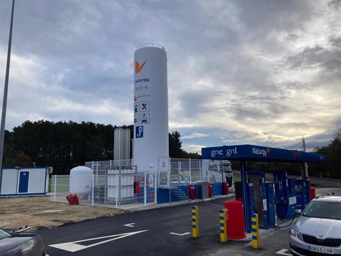 Archivo - Naturgy inaugura en Vilalba (Lugo) la primera gasinera pública de gas licuado y gas comprimido de Galicia