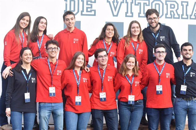 Alumnos de bachillerato de España aspiran a ser finalistas de Becas Europa