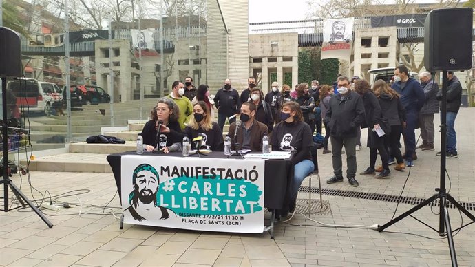 Rueda de prensa del grupo de apoyo 'Carles Llibertat' por el manifestante de Barcelona encarcelado durante las protestas por Pablo Hasel. En Barcelona, el 26 de febrero de 2021.