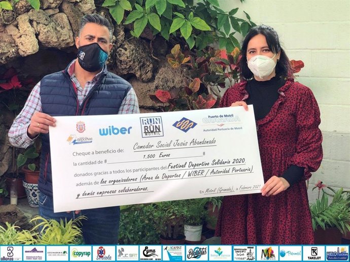 La asociación Run&Run de Motril (Granada) entrega 1.500 euros al comedor social Jesús Abandonado