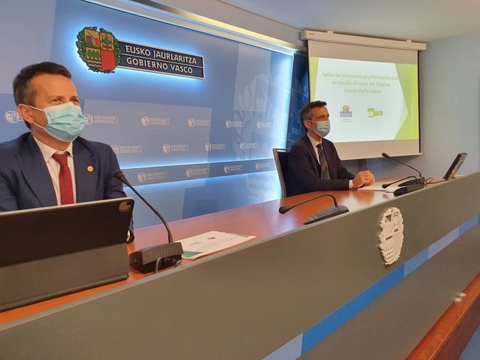 El consejero de Educación, Jokin Bildarratz, presenta la oferta de titulaciones universitarias duales