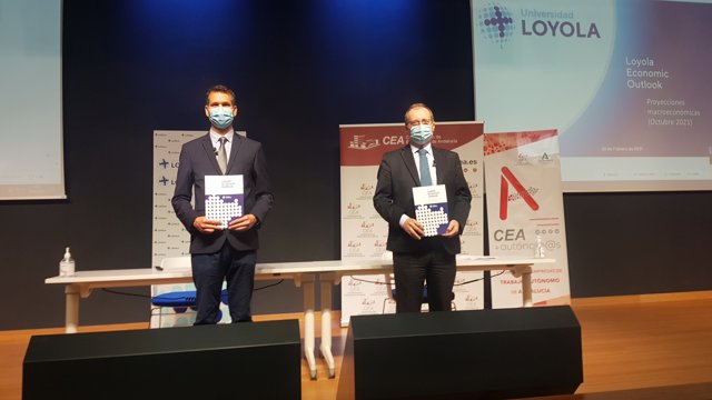 Luis Fernández-Palacios, secretario general de CEA, y de Olexandr Nekhay, profesor del Departamento de Economía de la Universidad Loyola y director del Informe LEO.