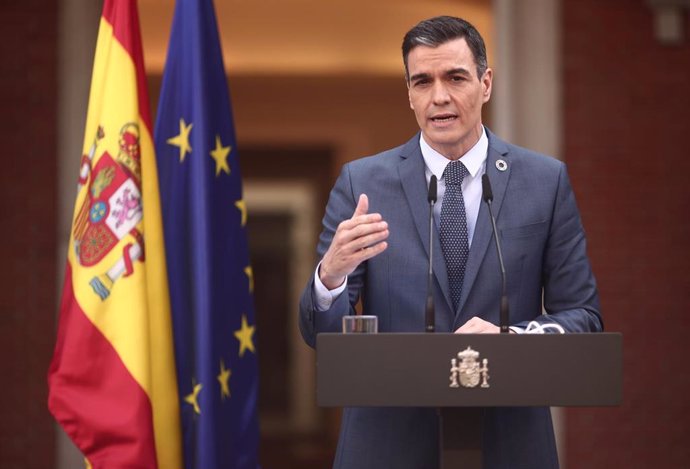 El presidente del gobierno, Pedro Sánchez, ofrece una rueda de prensa en Moncloa tras participar en la reunión del Consejo Europeo Extraordinario sobre el Coronavirus, en Madrid (España), a 26 de febrero de 2021. Esta es la primera vez desde finales de 