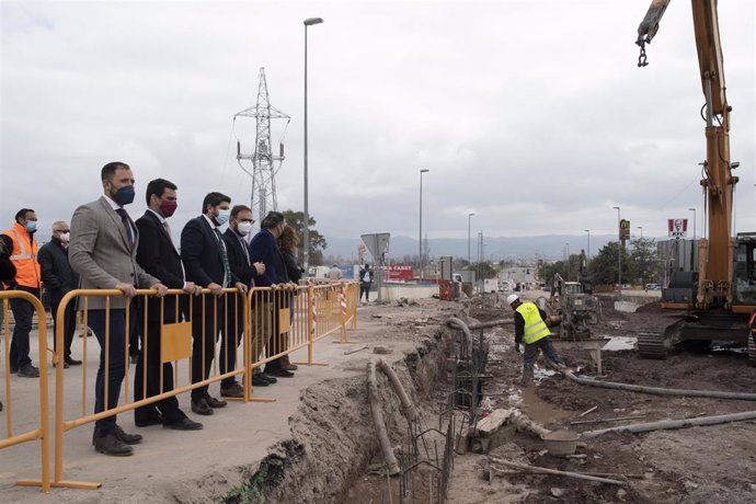 El presidente de la Región de Murcia visita a las obras de construcción del paso inferior de la autovía Lorca-Águilas  y renovación urbana del barrio de San Antonio de Lorca
