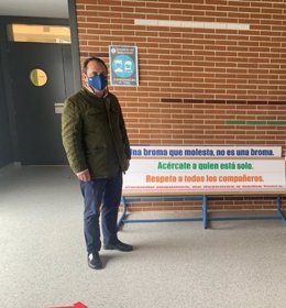 El delegado de Educación del Ayuntamiento de Alcalá de Guadaíra, José Luis Rodríguez, ha explicado que la campaña va mucho más allá de las frases.