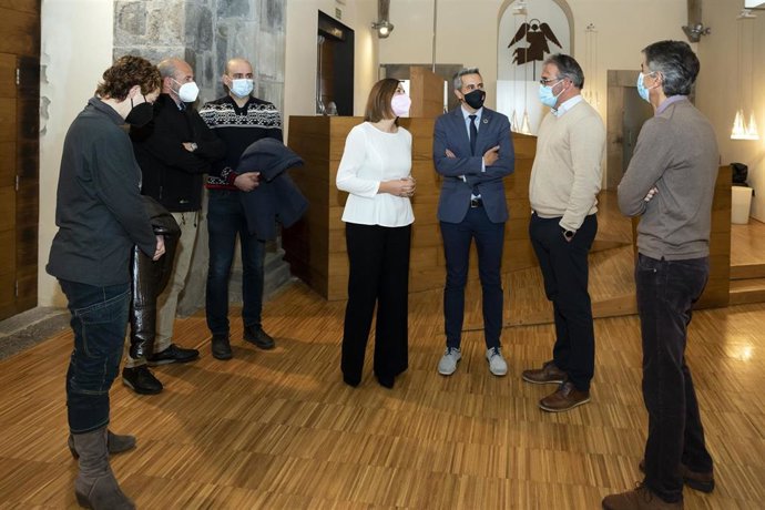 El Vicepresidente Y Consejero De Universidades, Igualdad, Cultura Y Deporte, Pablo Zuloaga, Acompañado De La Consejera De Economía Y Hacienda, María Sánchez, Acude A La Presentación Del Proyecto Europeo From Domus Dei To Domun Populi.