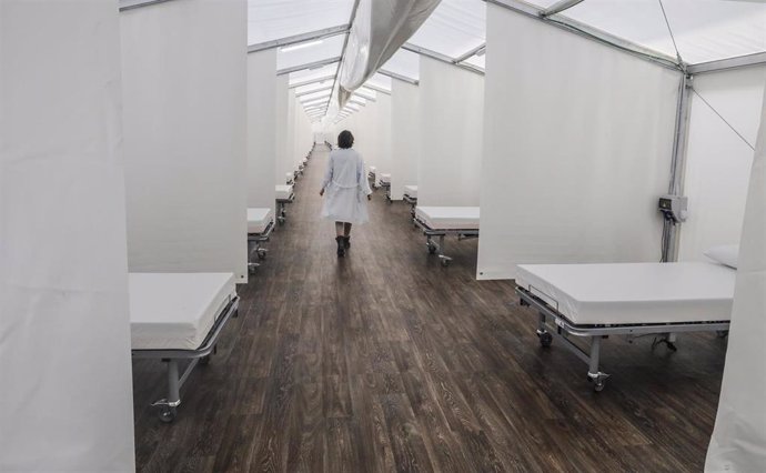 Archivo - Instalaciones del 'hospital de campaña' construido junto al Hospital La Fe, en Valencia (Comunidad Valenciana/España) a 18 de abril de 2020.