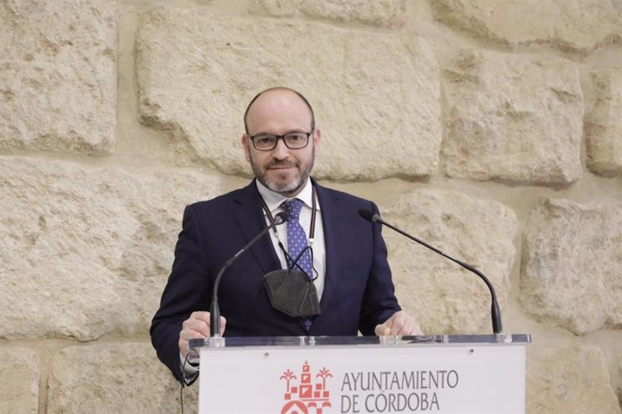El teniente de alcalde delegado de Recursos Humanos del Ayuntamiento de Córdoba, Bernardo Jordano.