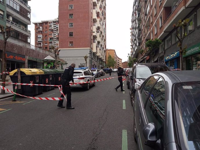 Archivo - Lugar donde se produjo el homicidio de Santutxu (Bilbao) en el que un octogenario acuchilló a otro, causándole la muerte en abril de 2020 