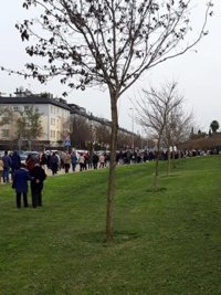 Adelante critica el "terrible espectáculo" de "colas kilométricas" de mayores de 80 años para vacunarse en Sevilla