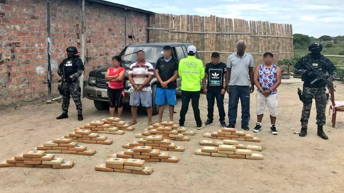 Paquetes de cocaína incautados en Ecuador