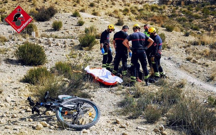 Herido un ciclista tras sufrir una caída en una senda montañosa de Mutxamel (Alicante)