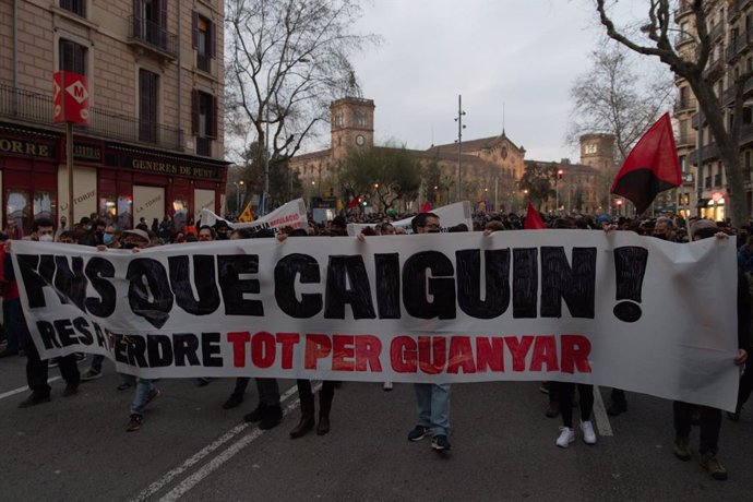 Pancarta de la concentració a Barcelona a favor del raper Pablo Hasel