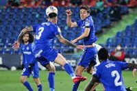 El Getafe absorbe al Valencia y Osasuna gana el día clave