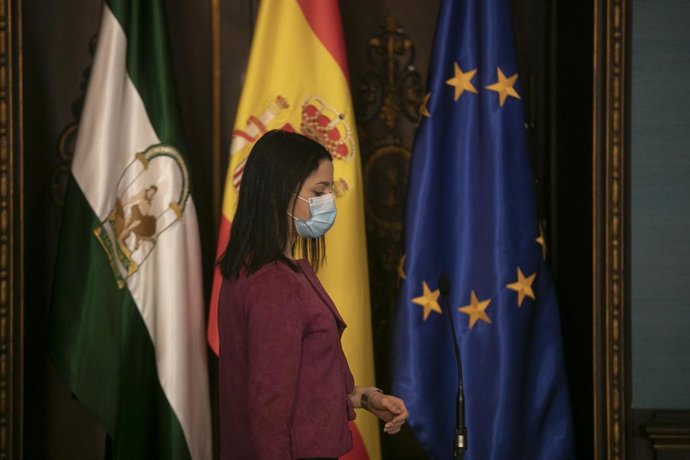 Archivo - La presidenta de Ciudadanos (Cs), Inés Arrimadas, comparece en rueda de prensa tras la reunión con el presidente de la Junta de Andalucía. En el Palacio de San Telmo, (Sevilla, Andalucía, España), a 20 de enero de 2021. (Foto de archivo).