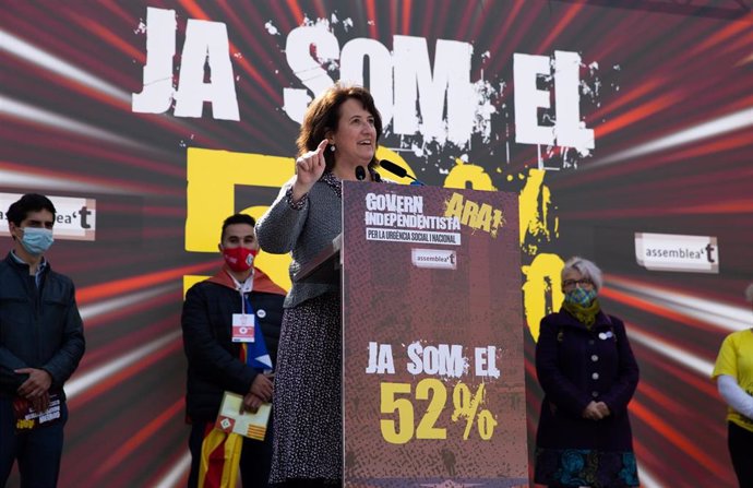 La presidenta de la ANC, Elisenda Paluzie, en el acto en la plaza Catalunya de Barcelona