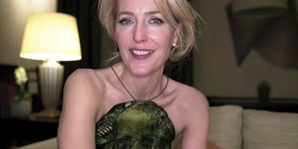 9. La respuesta de Emma Corrin y Gillian Anderson a las palabras del príncipe Harry sobre The Crown