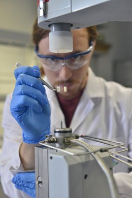Investigador del Instituto de Investigación en Energía de Catalunya (IREC)