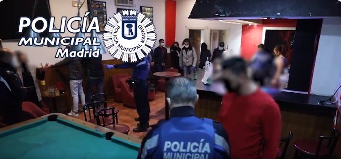 Archivo - Fiesta ilegal desmantelada por la Policía Municipal de Madrid en Vallecas