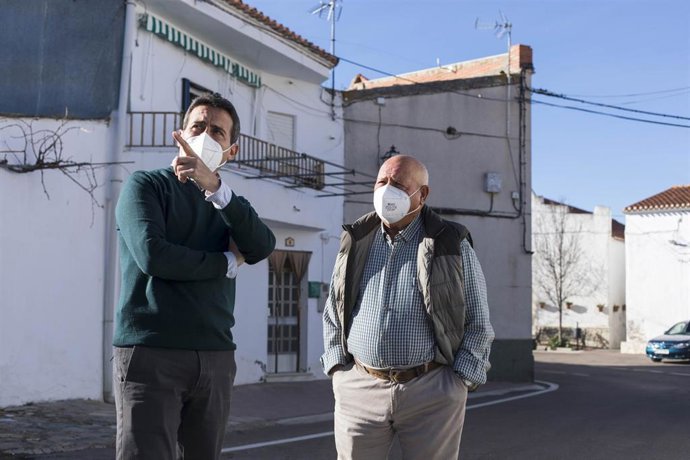 Óscar Liria visita trabajos de sondeo en Benitagla.