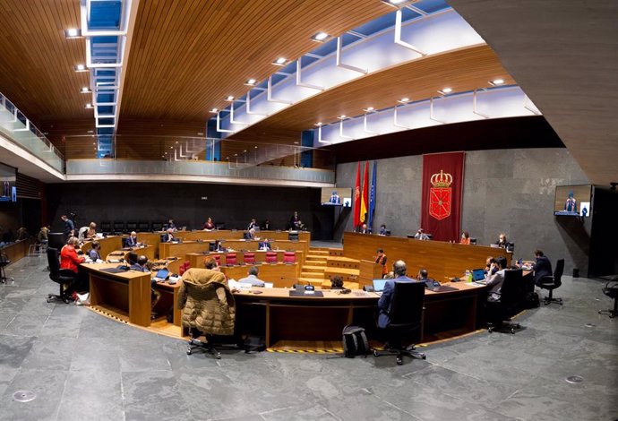 Archivo - Salón de plenos del Parlamento de Navarra