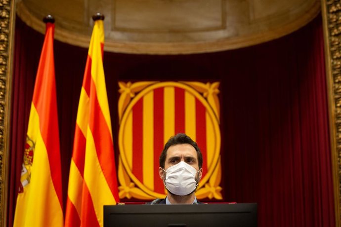 Archivo - El president del Parlament, Roger Torrent, en el ple del 16 de desembre del 2020 (Arxiu)