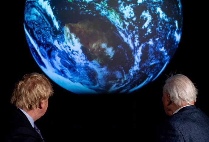 Archivo - 04 February 2020, England, London: UK Prime Minister Boris Johnson (L) and natural historian Sir David Attenborough attend the launch of the next 2020 United Nations Climate Change Conference (COP26), which will be held in Glasgow from 9 to 19