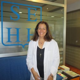 Hematóloga del Hospital Clínic (Barcelona) y presidenta del GECH, María Rozman
