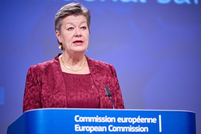 Archivo - La Comisaria europea de Interior, Ylva Johansson, durante una conferencia reciente en Bruselas al respecto de la crisis del Covid-19
