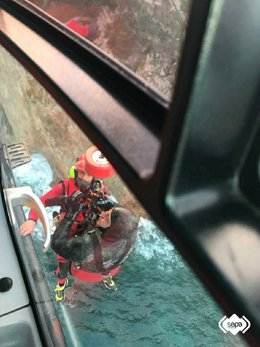 Rescate de dos submarinistas en Cudillero.
