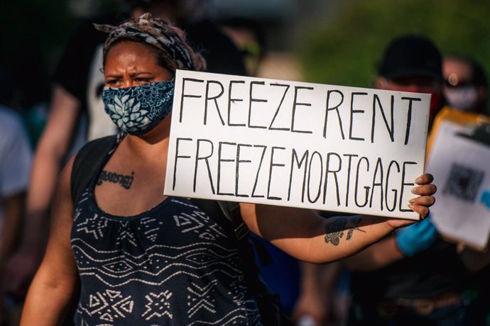 Manifestación para pedir la congelación de alquileres e hipotecas durante la crisis del coronaviru