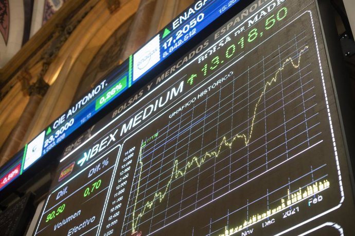Valores económicos en el Palacio de la Bolsa de Madrid (España), a 19 de febrero de 2021. 