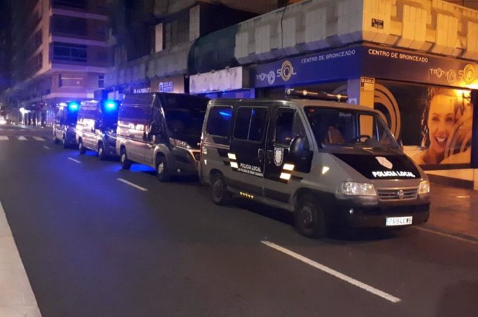 Furgonetas de los GOIA de la Policía Local de Las Palmas de Gran Canaria