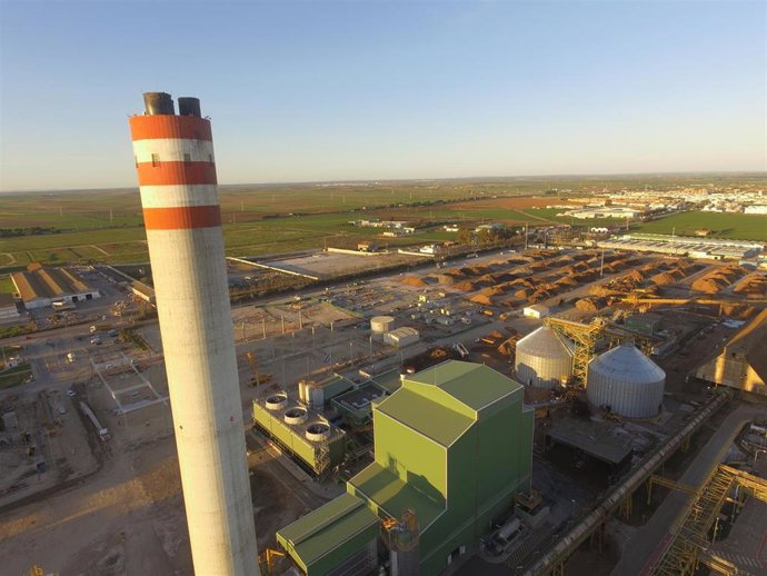 Archivo - Imagen aérea del complejo energético Huelva fondo biomasa.