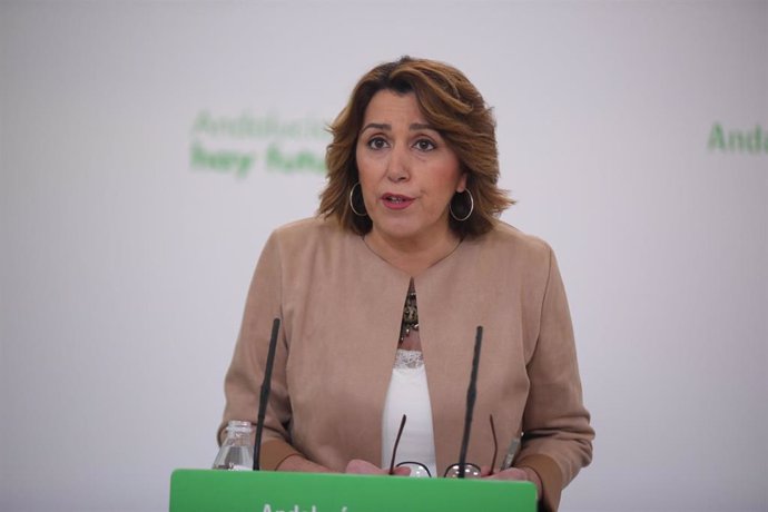 La secretaria general del PSOE-A, Susana Díaz, en rueda de prensa.
