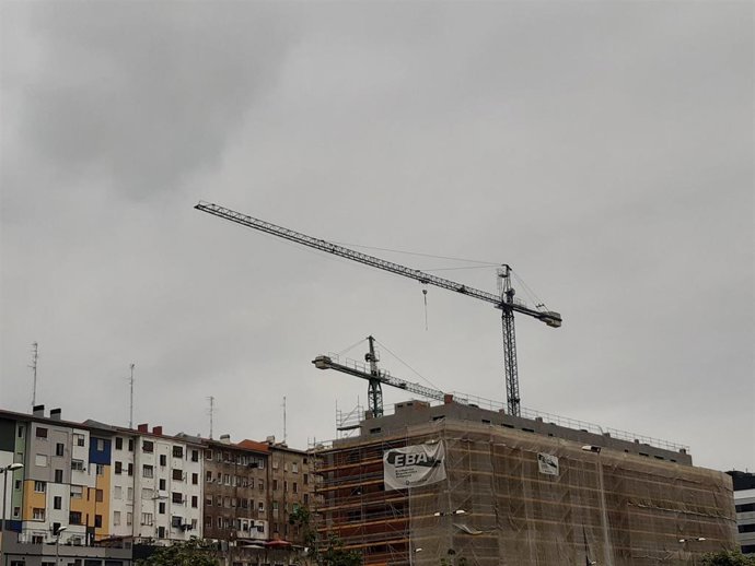 Archivo - Arxiu - Obres de construcció d'un bloc de cases.