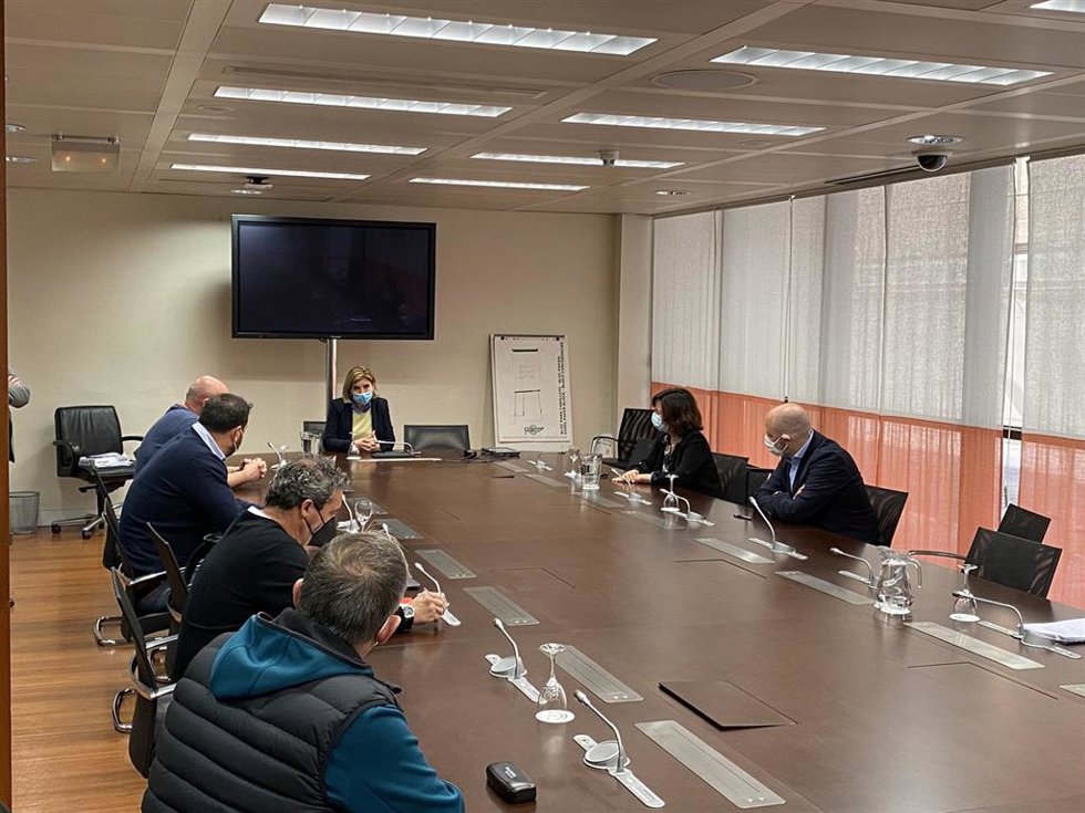 Firma del acuerdo en la sede de la Consejería