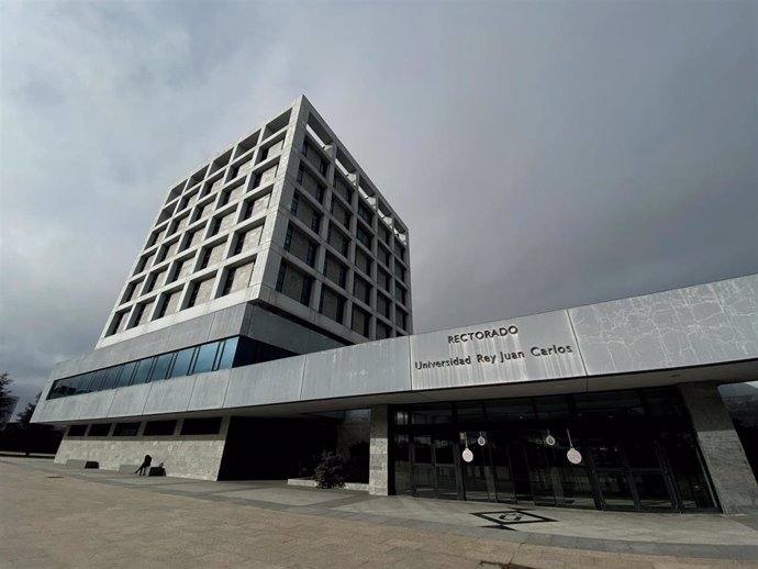 Archivo - Fachada exterior del edificio del Rectorado de la Universidad Rey Juan Carlos (URJC).