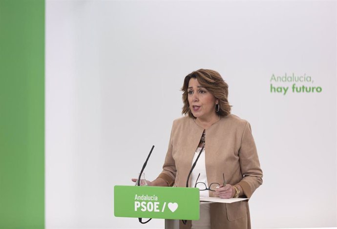 La secretaria general del PSOE-A, Susana Díaz, atiende a los medios de comunicación durante la rueda de prensa convocada hoy, para analizar asuntos de actualidad. En Sevilla (Andalucía, España), a 02 de marzo de 2021.