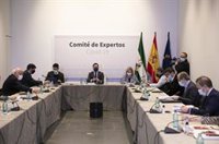 Moreno convoca al comité de expertos para decidir si revisa las restricciones en Andalucía