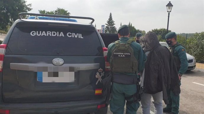 Imagen de una de las detenciones de la Guardia Civil dentro de la operación Palomari contra el blanqueo de capitales procedente del narcotráfico
