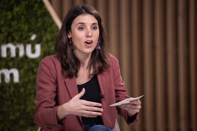 Irene Montero apoya a Iglesias: "Decir que a España le queda por avanzar en valores democráticos es decir la verdad"