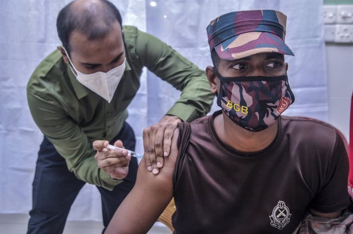 Vacunación contra el coronavirus en Bangladesh