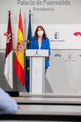 La portavoz del Gobierno y consejera de Igualdad, Blanca Fernández, en rueda de prensa.