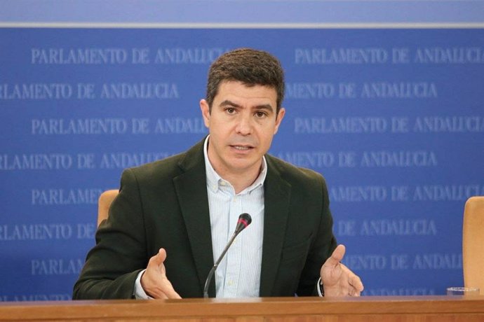 El portavoz de Cs en el Parlamento de Andalucía, Sergio Romero, este miércoles en rueda de prensa.