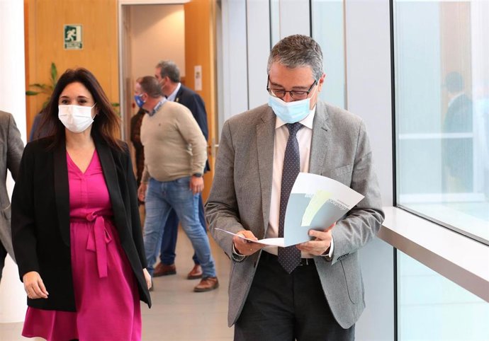 La vicepresidenta segunda de la Diputación, Margarita del Cid, y el presidente de la Diputación, Francisco Salado.