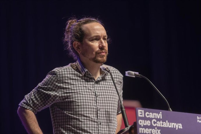El vicepresidente segundo del Gobierno, Pablo Iglesias, interviene en un acto electoral de En Comú Podem el último día de la campaña electoral del 14-F, en el Casino L'Aliana del Poblenou, Barcelona, Catalunya (España), a 12 de febrero de 2021.