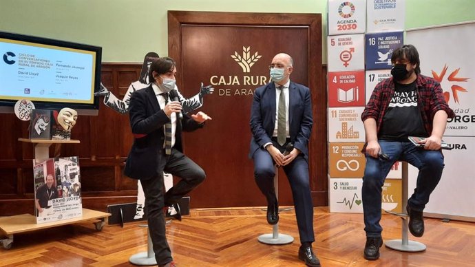 Nacho Escuín, José Antonio Artigas y Gonzalo González en la presentación del ciclo.